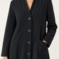 Cappotto donna Alessia Santi gessato in cotone su modella, dettaglio – immagine elaborata con IA