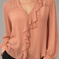 Blusa Pinko color pesca con volant - dettaglio su modella