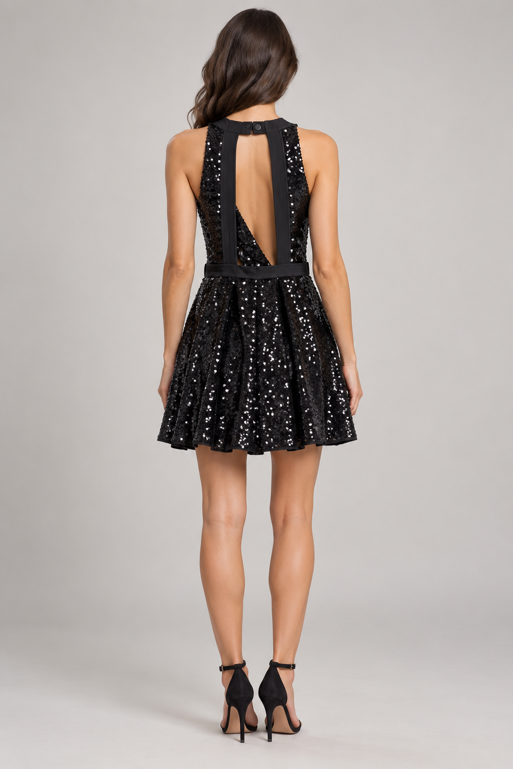 Abito Pinko nero con paillettes e aperture - retro su modella
