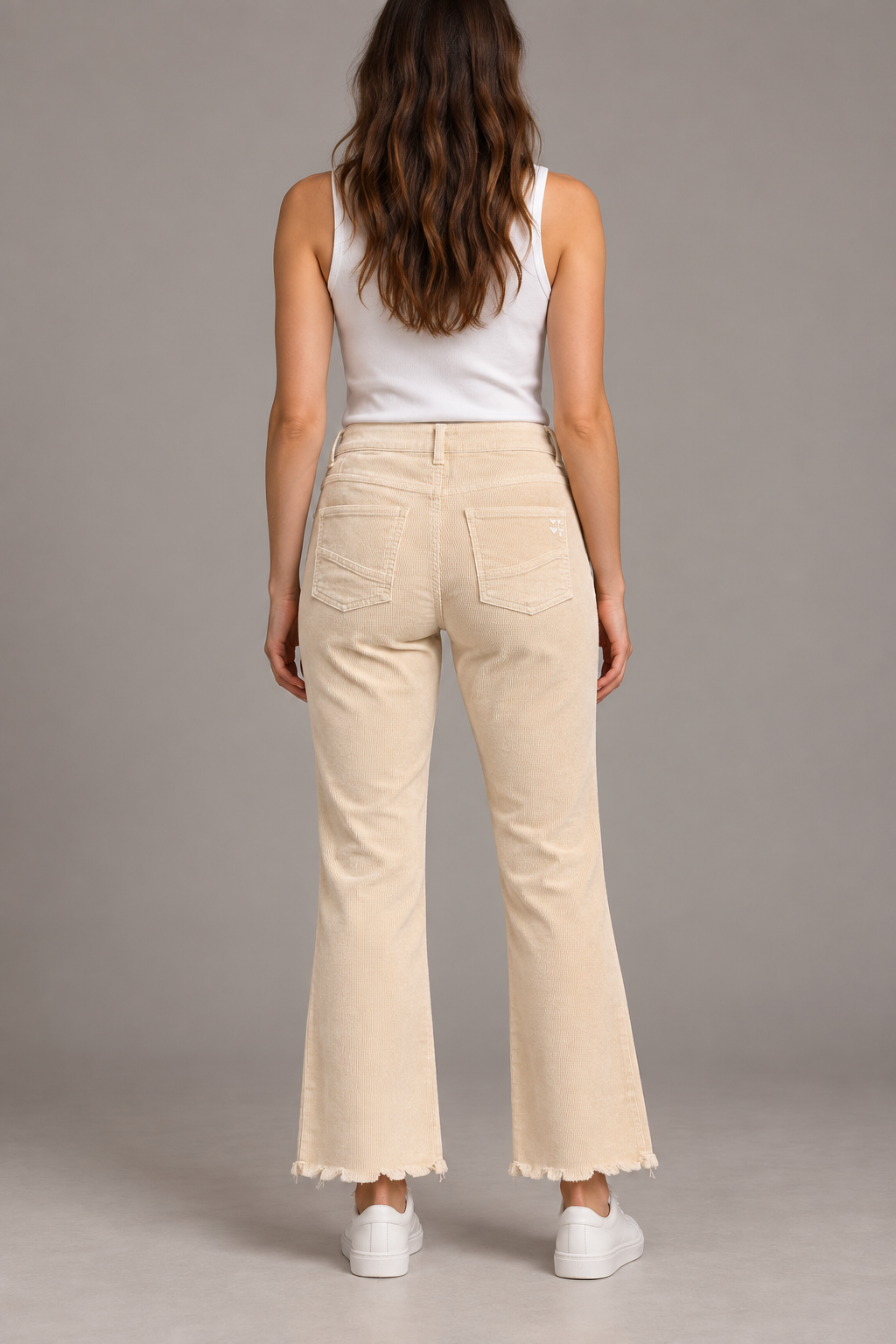 Pantaloni Please avorio a coste con fondo sfrangiato - retro su modella