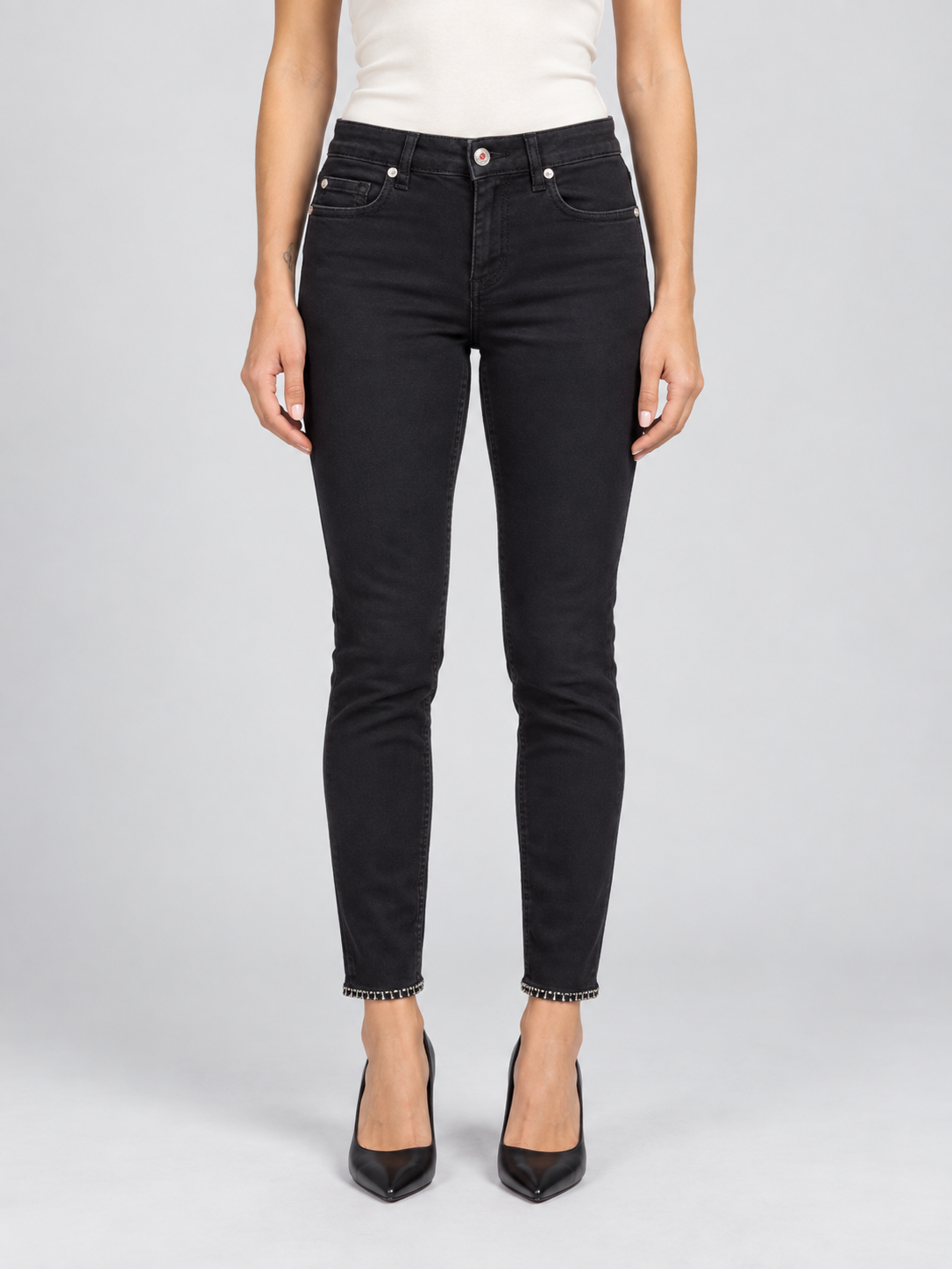 Pantalone nero Liu Jo skinny con dettagli al fondo - fronte - immagine AI