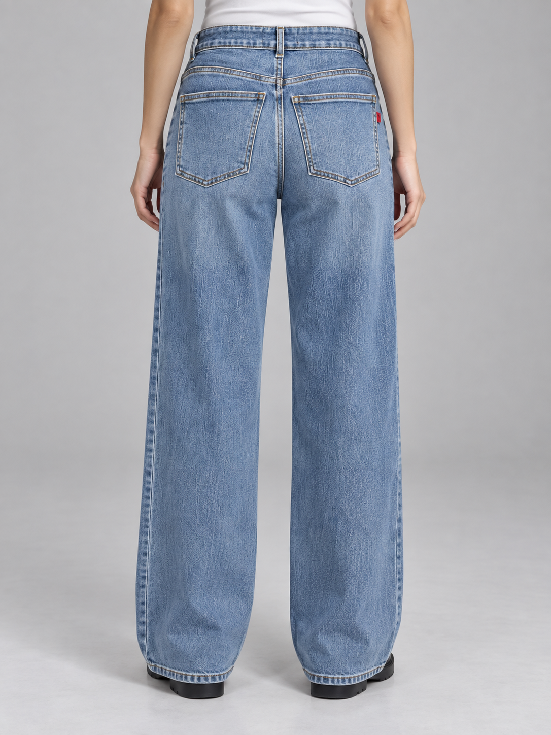 Jeans Aniye By a gamba ampia con tasche applicate - back - immagine AI
