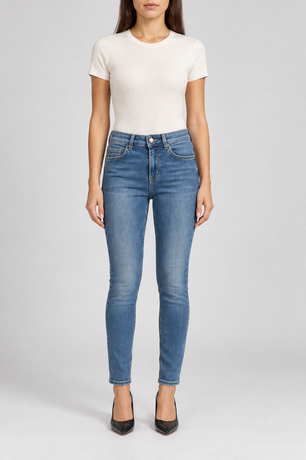 Jeans Liu Jo skinny con bottone gioiello - fronte - immagine AI