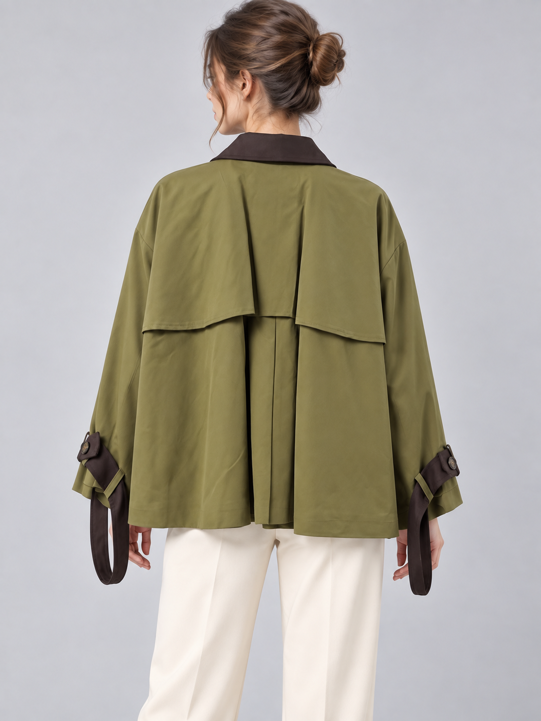 Giacca Dixie verde oliva su modella – retro