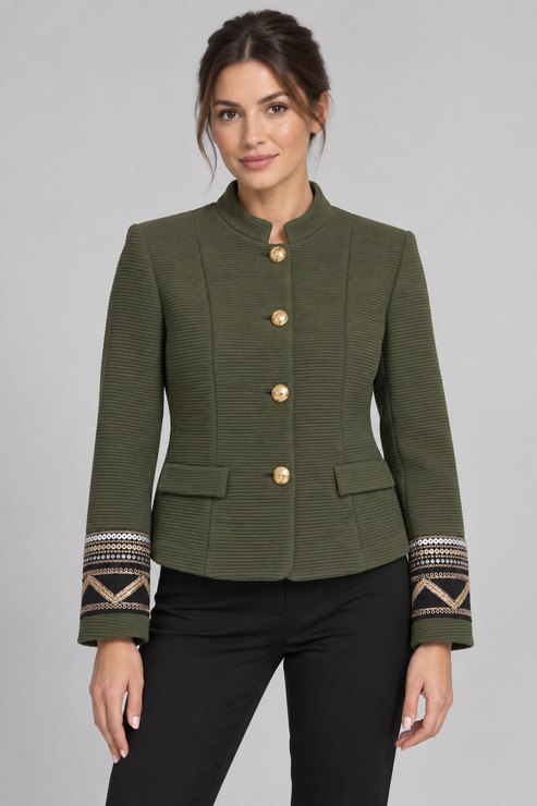 Giacca Dixie verde militare su modella – fronte
