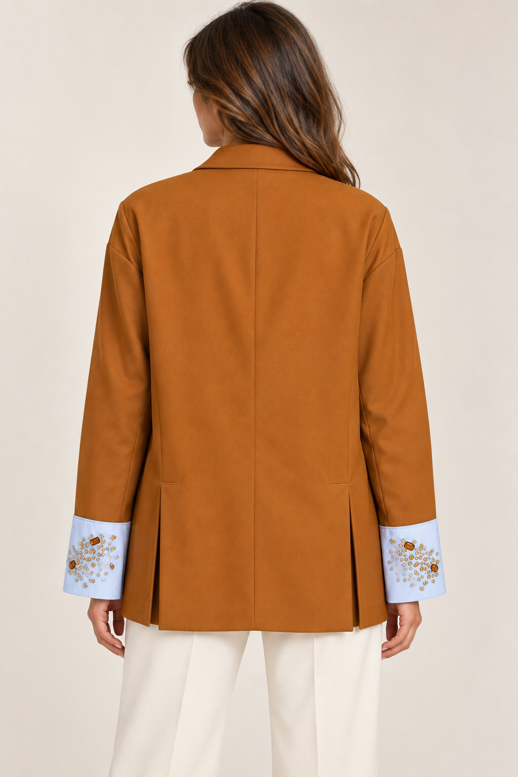 Blazer Tensione In marrone indossato - vista posteriore