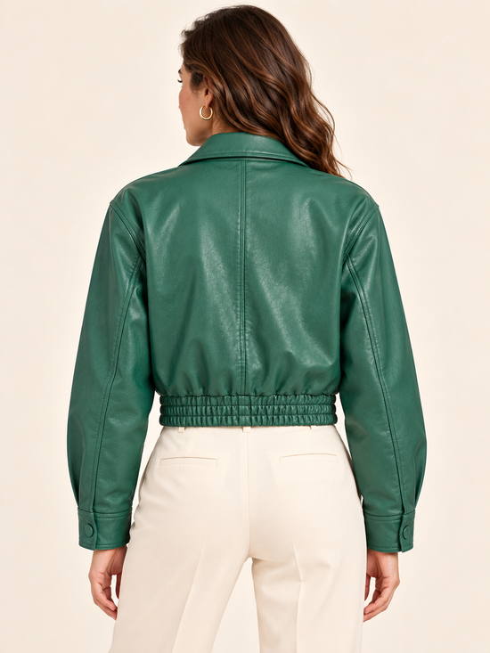 Bomber HaveOne verde in ecopelle — retro indossata; immagine digitale illustrativa