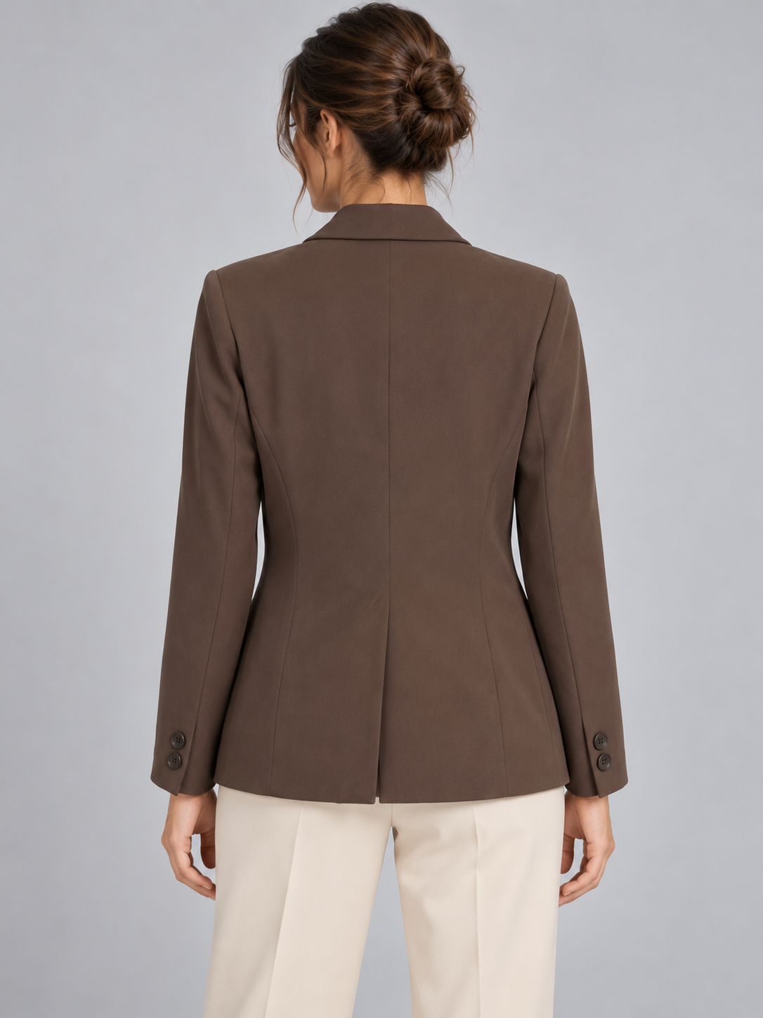 Giacca Have One doppiopetto marrone su modella – retro
