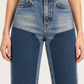 Jeans Pinko con inserti e dettagli luminosi su modella, dettaglio