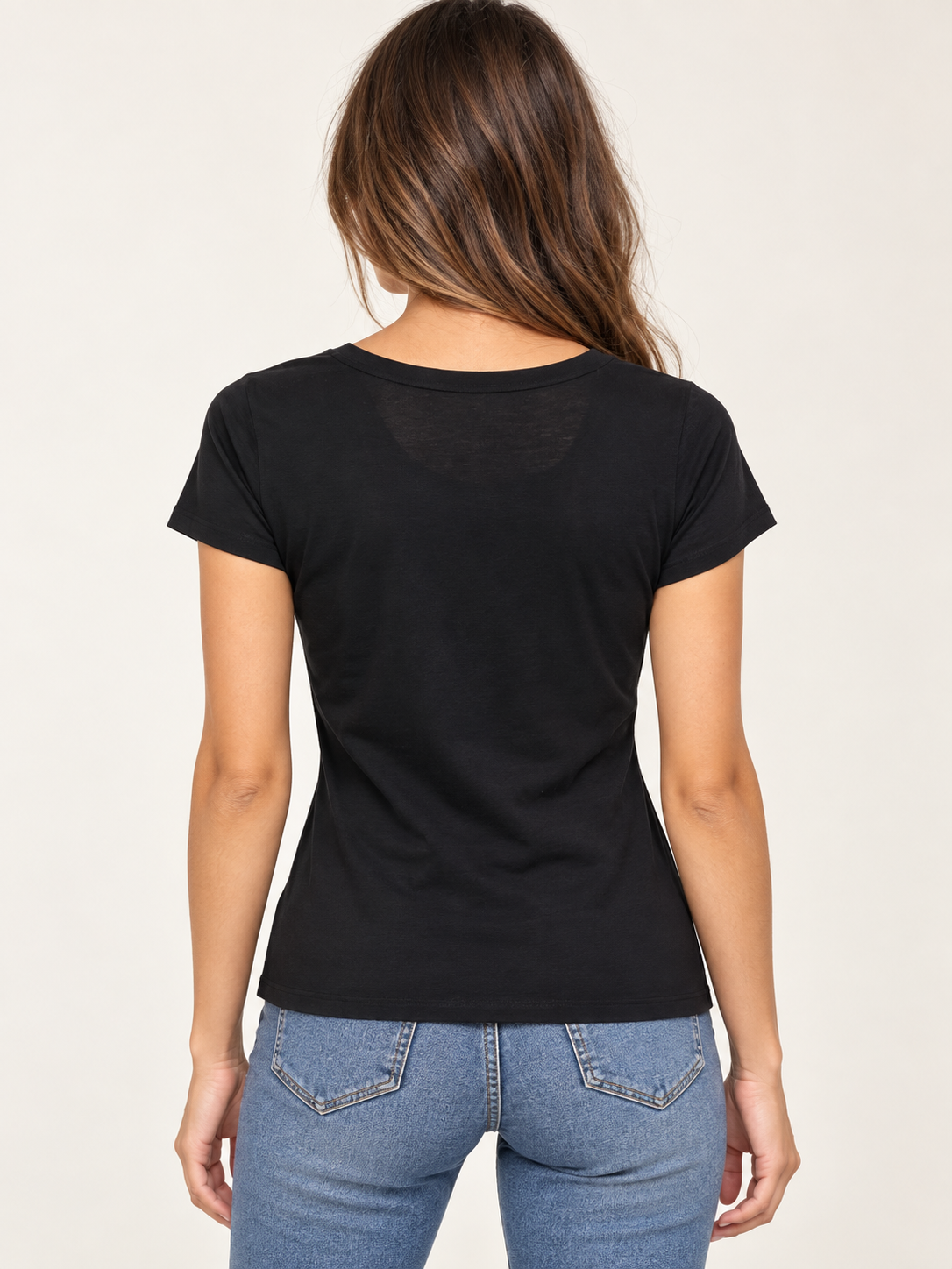 T-shirt nera Liu Jo Creative - vista posteriore su modella