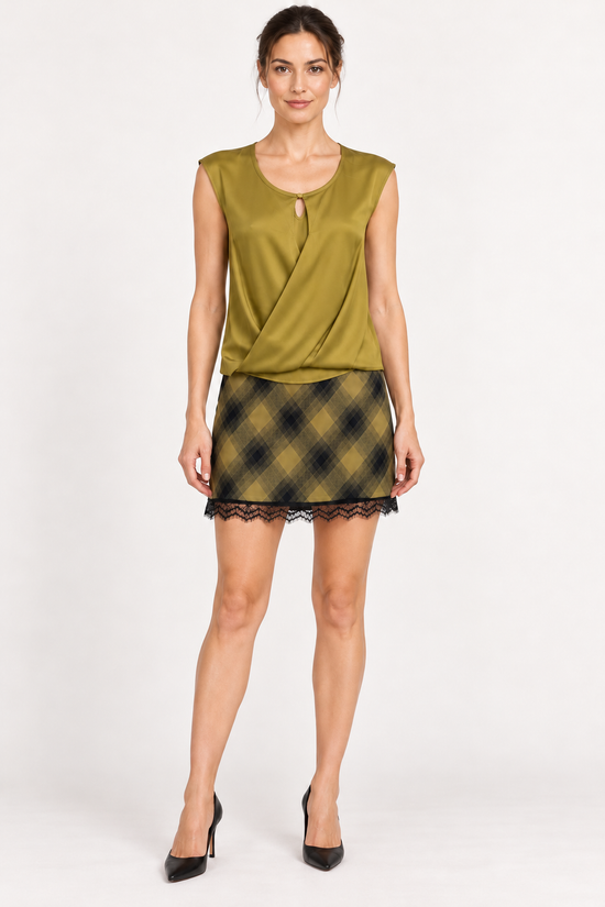 Imperial – Camicia smanicata verde oliva drappeggiata – fronte