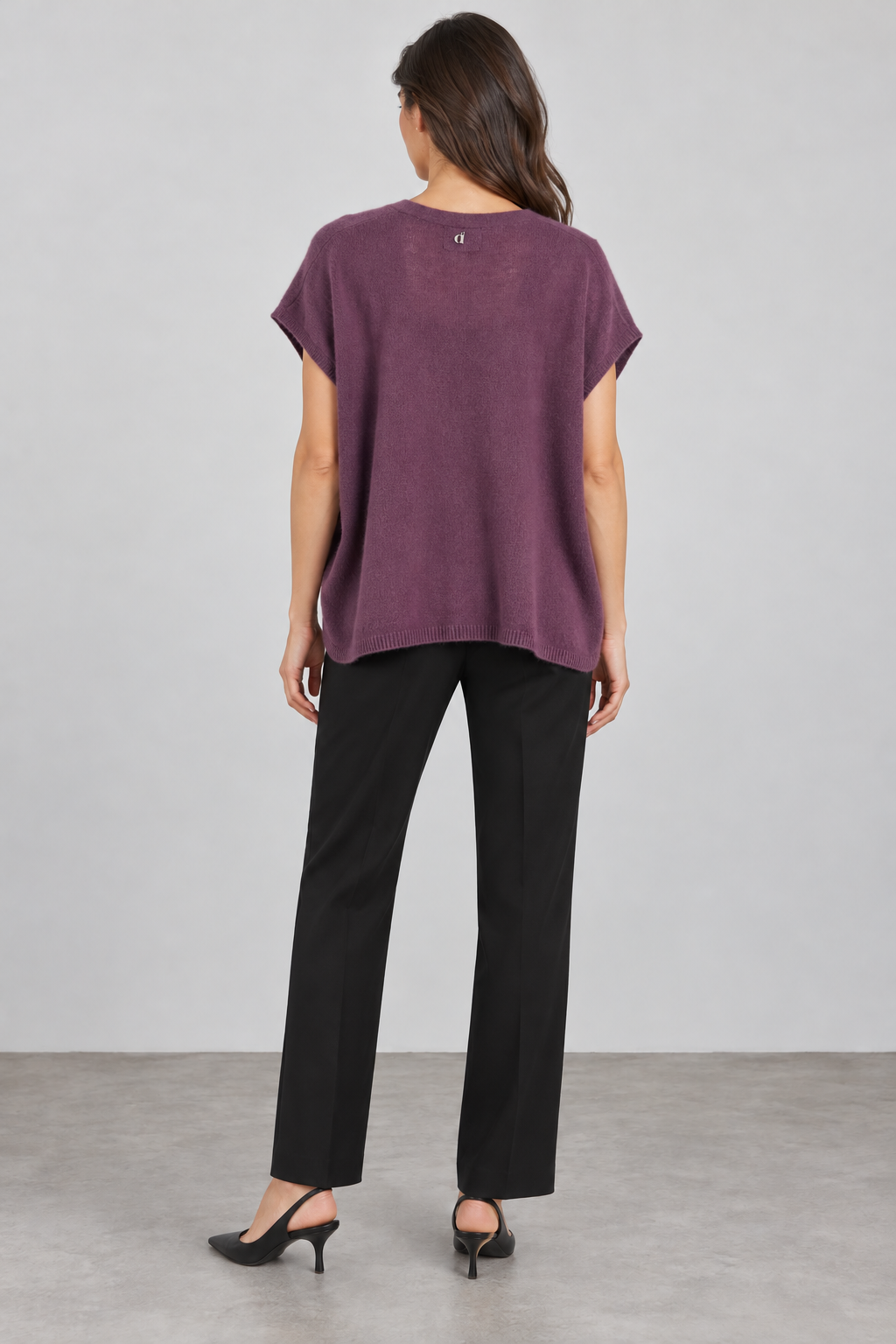 Cardigan donna Dixie viola con bottoni, retro — immagine elaborata con IA