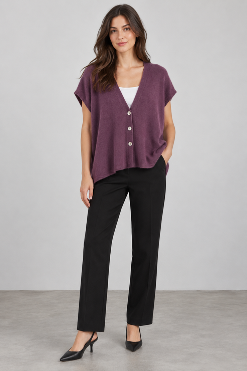 Cardigan donna Dixie viola con bottoni, fronte su modella — immagine elaborata con IA