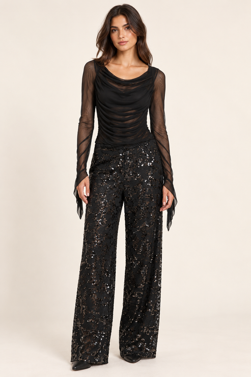Pantalone donna Motel nero in pizzo e paillettes – abbinamento su modella