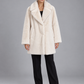 Cappotto donna HAVEONE effetto pelliccia panna - fronte - immagine elaborata con IA