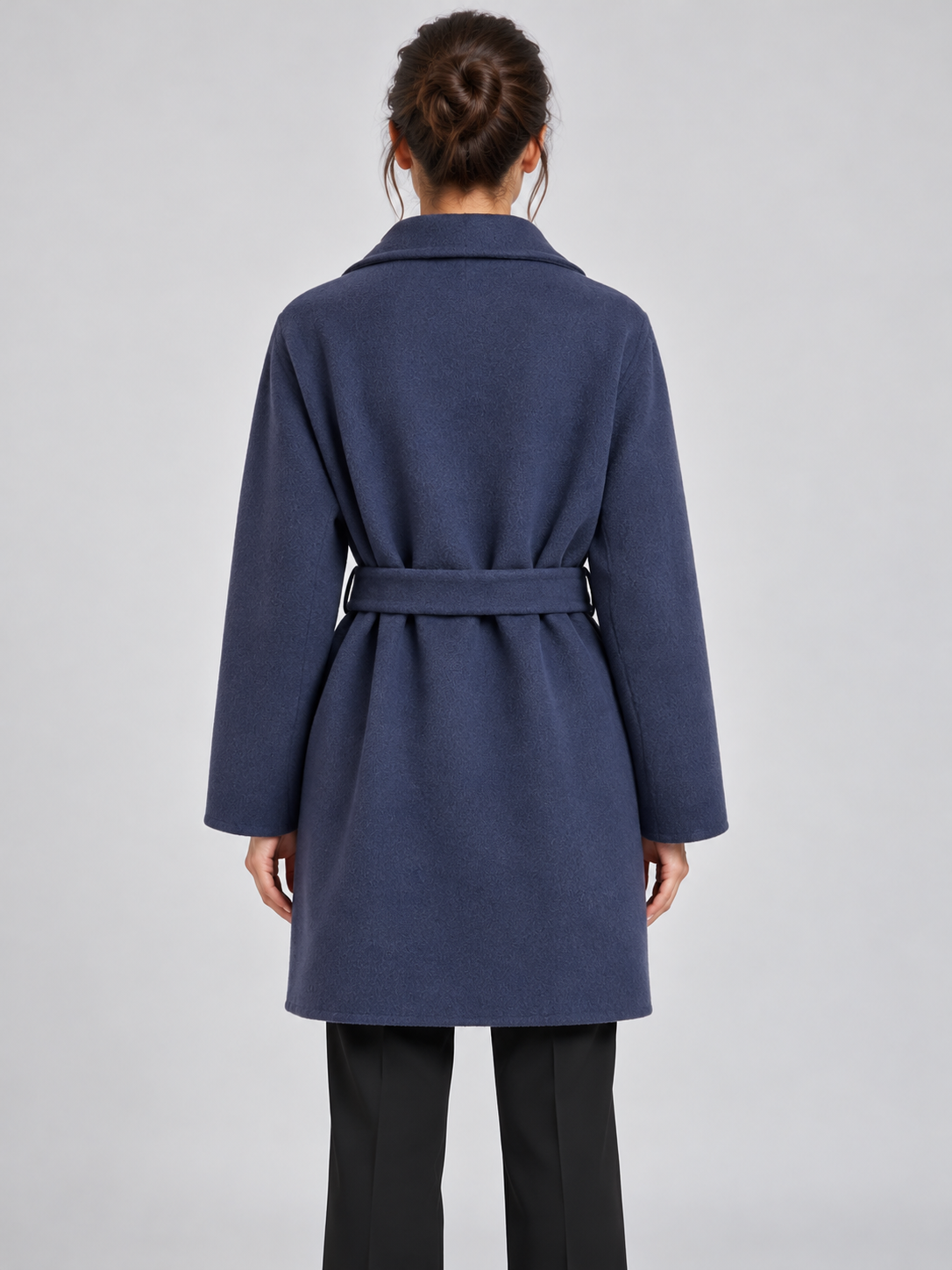 Cappotto donna Alessia Santi blu con cintura - retro - immagine elaborata con IA