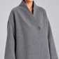 Cappotto donna Alessia Santi grigio in lana - dettaglio - immagine elaborata con IA