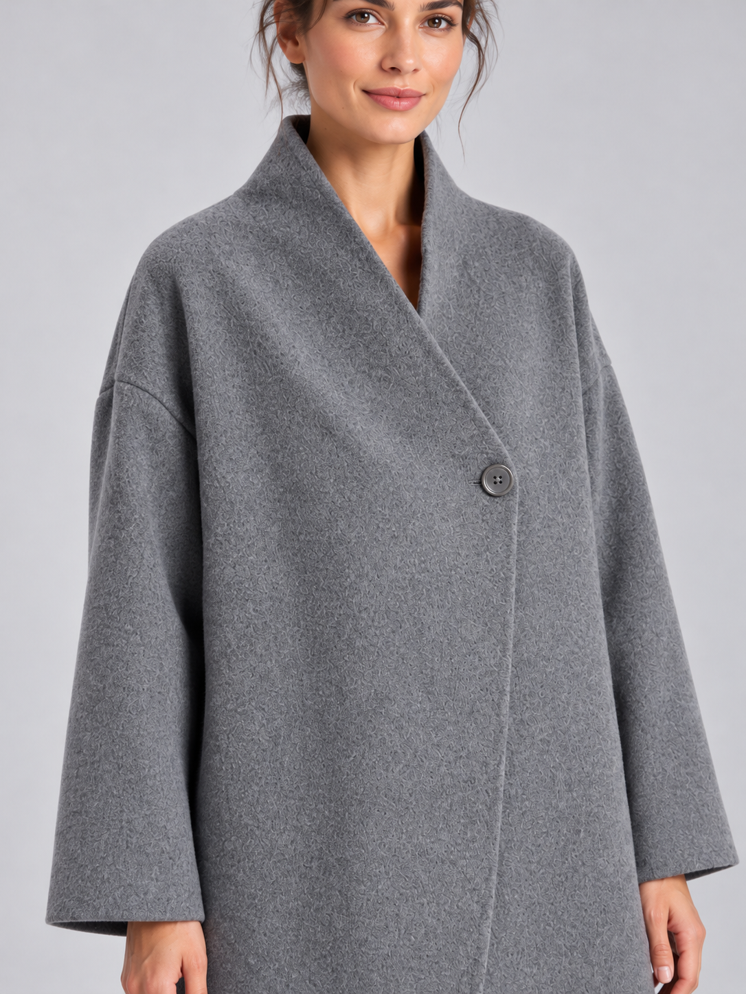 Cappotto donna Alessia Santi grigio in lana - dettaglio - immagine elaborata con IA