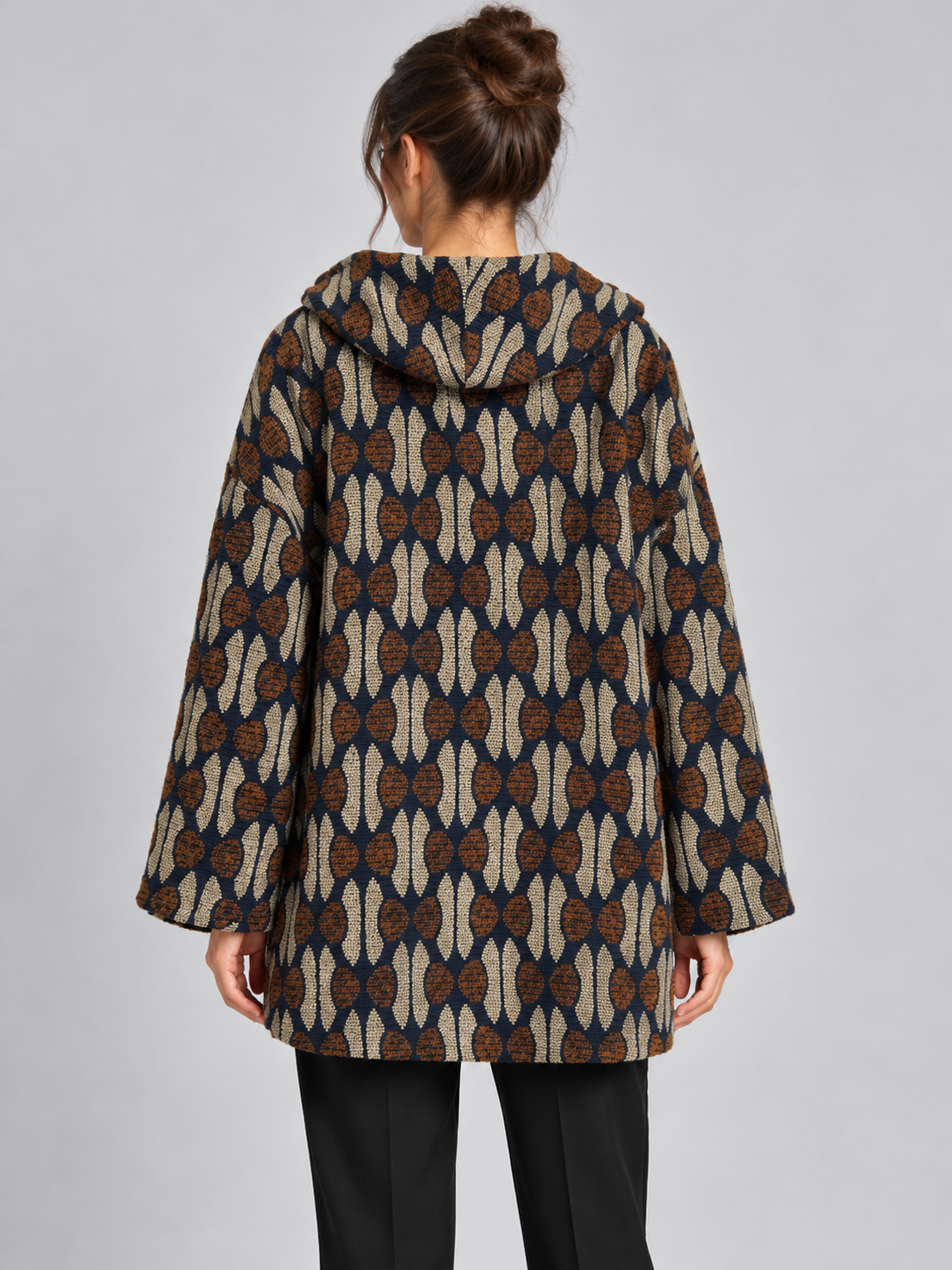 Cappotto donna Alessia Santi fantasia con cappuccio - retro - immagine elaborata con IA