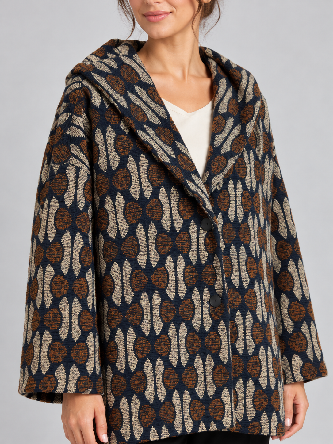 Cappotto donna Alessia Santi fantasia con cappuccio - dettaglio - immagine elaborata con IA