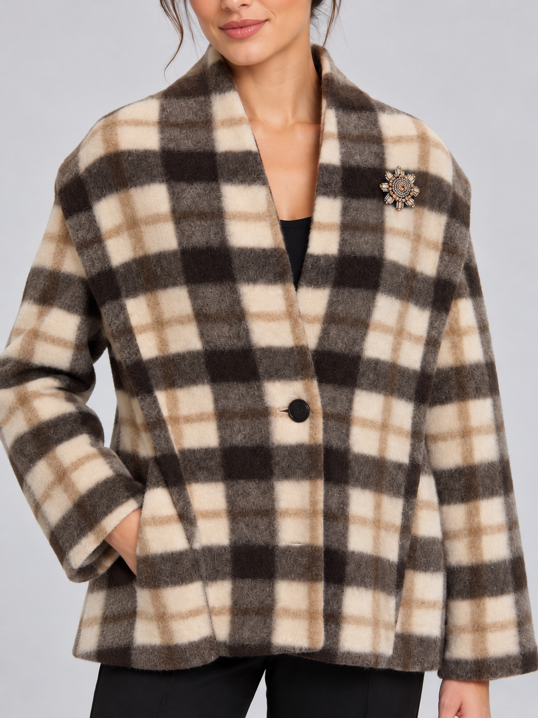 Cappotto donna Motel a quadri - dettaglio - immagine elaborata con IA