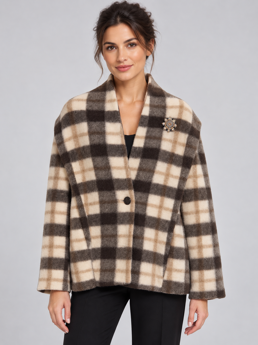 Cappotto donna Motel a quadri - fronte - immagine elaborata con IA