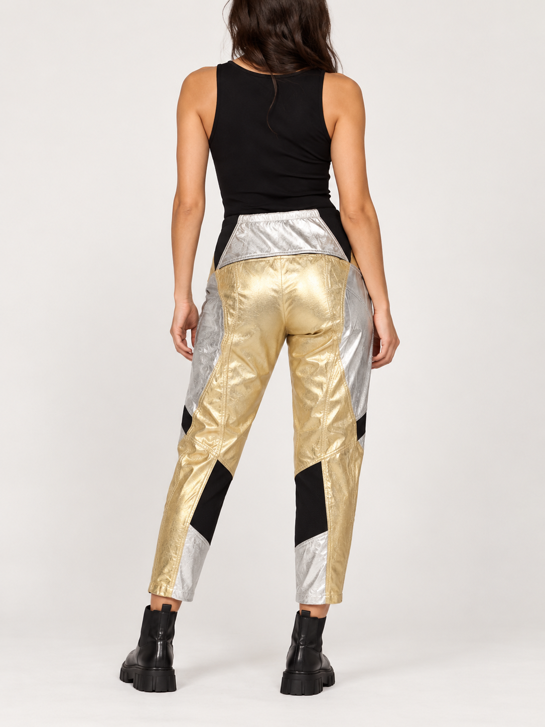Pantalone Pinko metallizzato oro e argento retro
