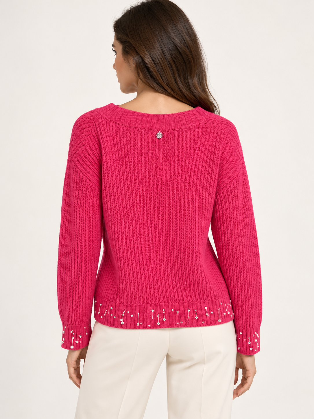 Maglione Pinko fucsia con dettagli gioiello retro