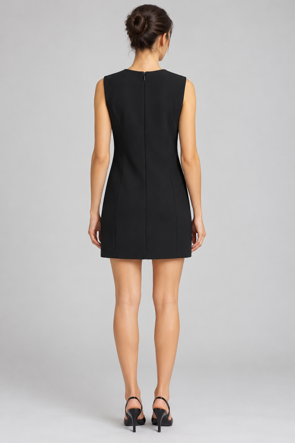 Abito Pinko nero smanicato con dettagli gioiello - back