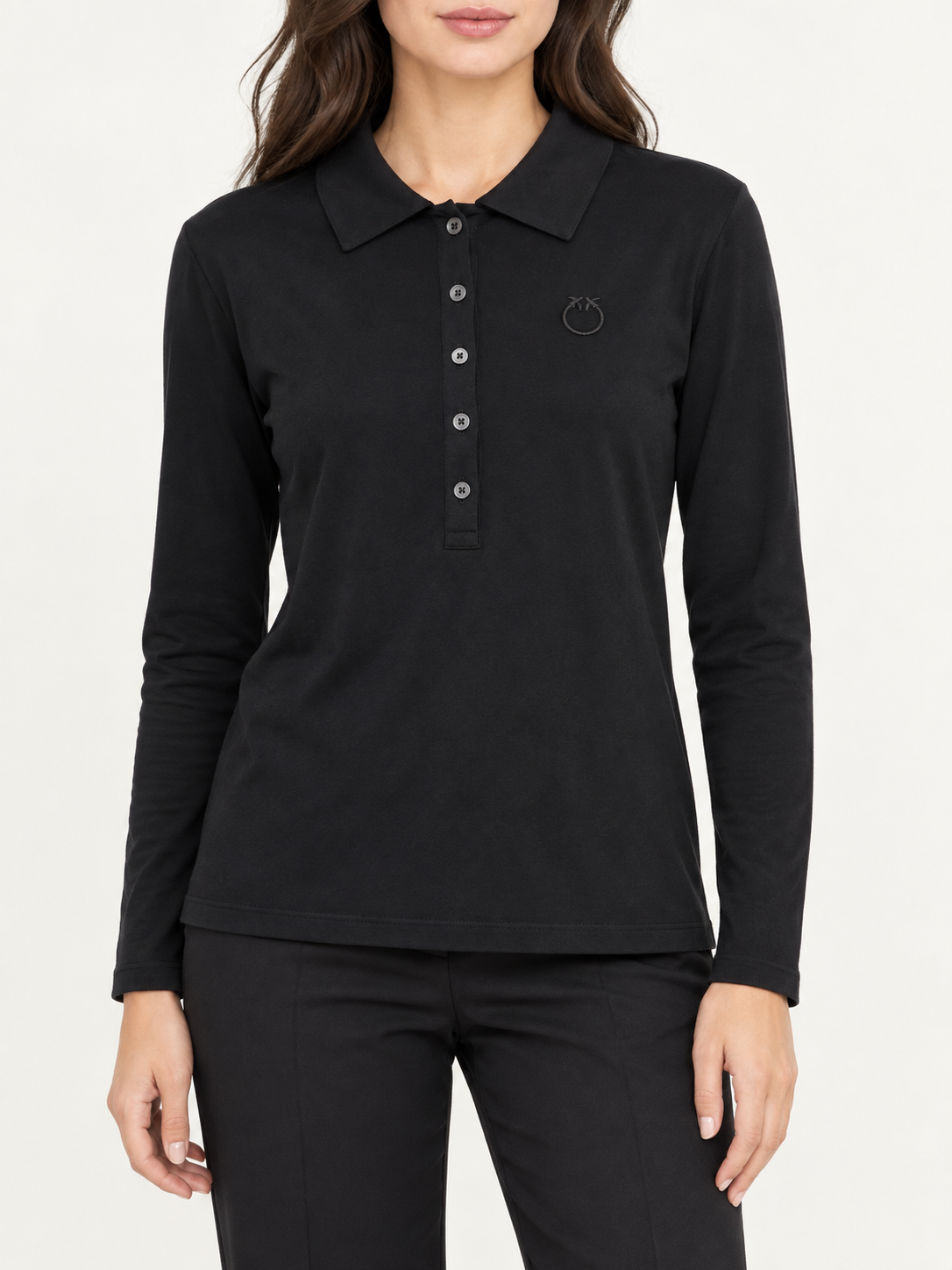 Polo Pinko donna nera a maniche lunghe - fronte su modella virtuale
