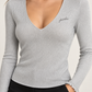 Maglia Pinko donna argento con scollo a V - dettaglio su modella virtuale