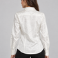 Camicia bianco giglio crinkle – retro su modella