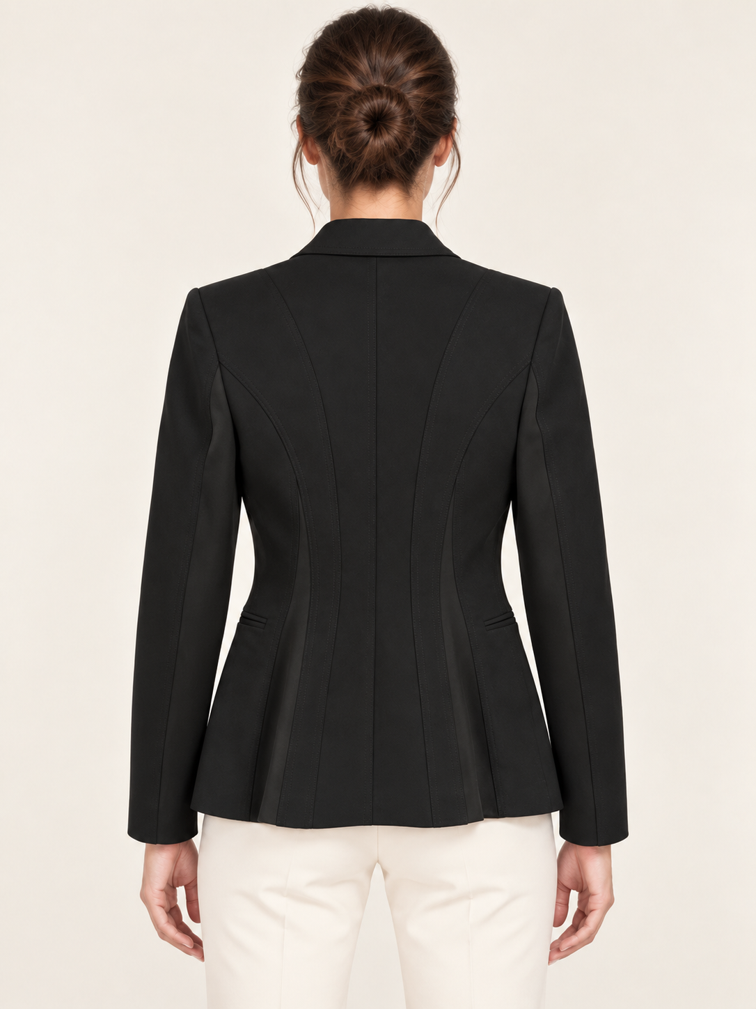 Giacca Pinko Eracle nera su modella — retro