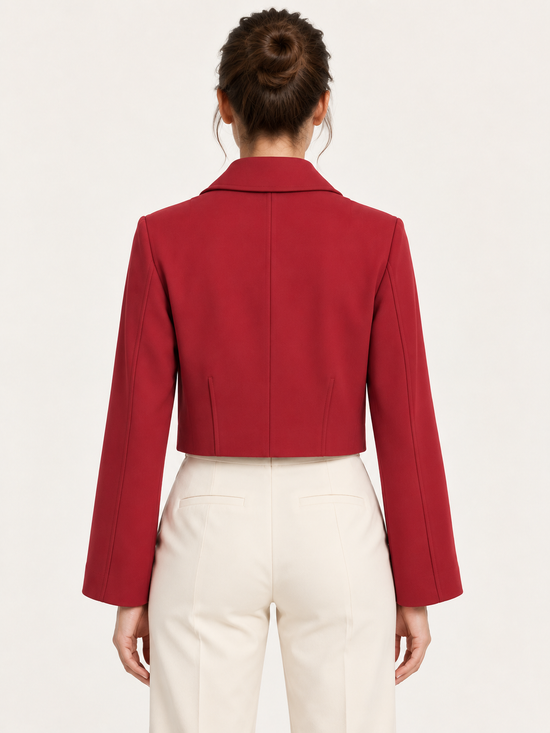 Giacca corta Pinko rossa su modella — retro