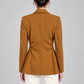 Giacca Pinko ocra con arricciature – retro su modella