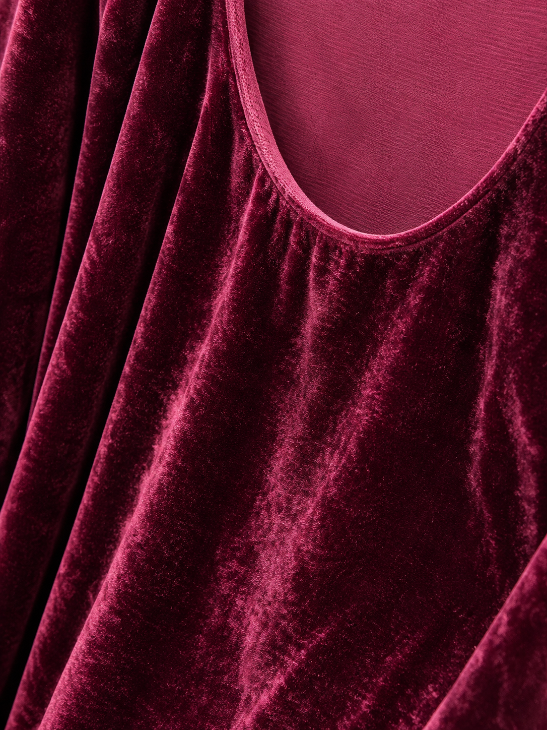 Pinko Top in velluto bordeaux – dettaglio