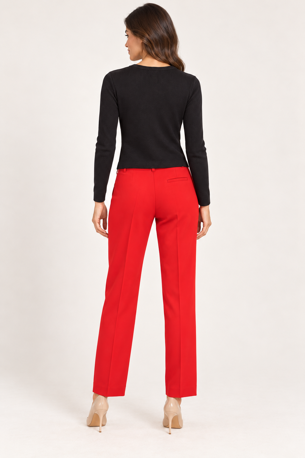 Pinko – Pantalone rosso con pinces su modella — retro