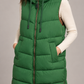 Malìparmi – Piumino smanicato lungo reversibile verde – dettaglio su modella, immagine elaborata con IA
