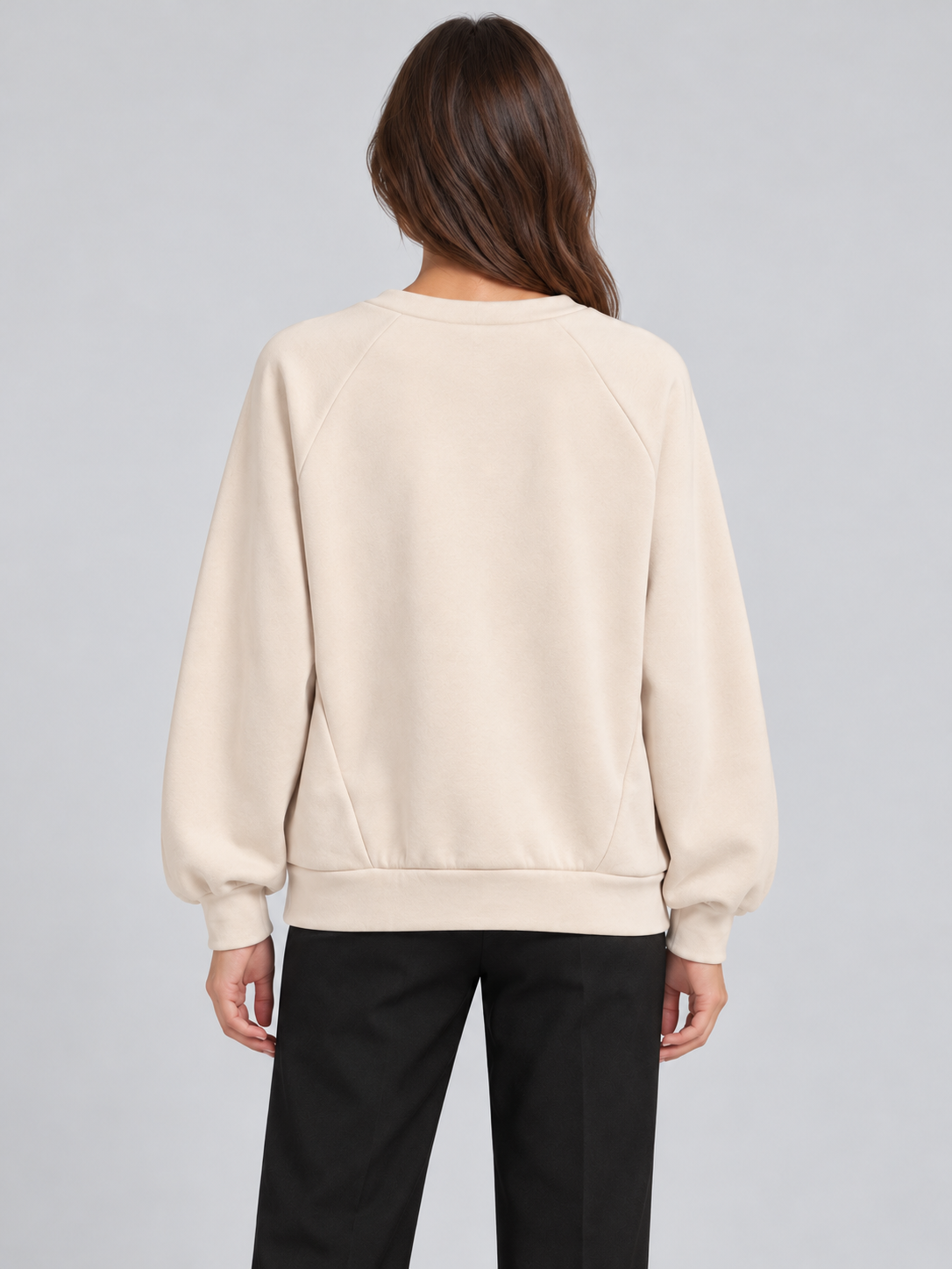 Felpa donna HAVEONE panna, retro su modella, elaborata con IA